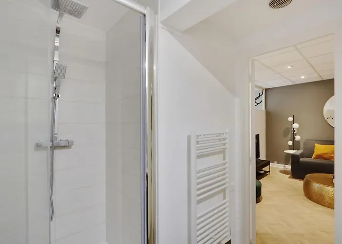 Beautiful 4p/1br Champs Elysees * Paříž